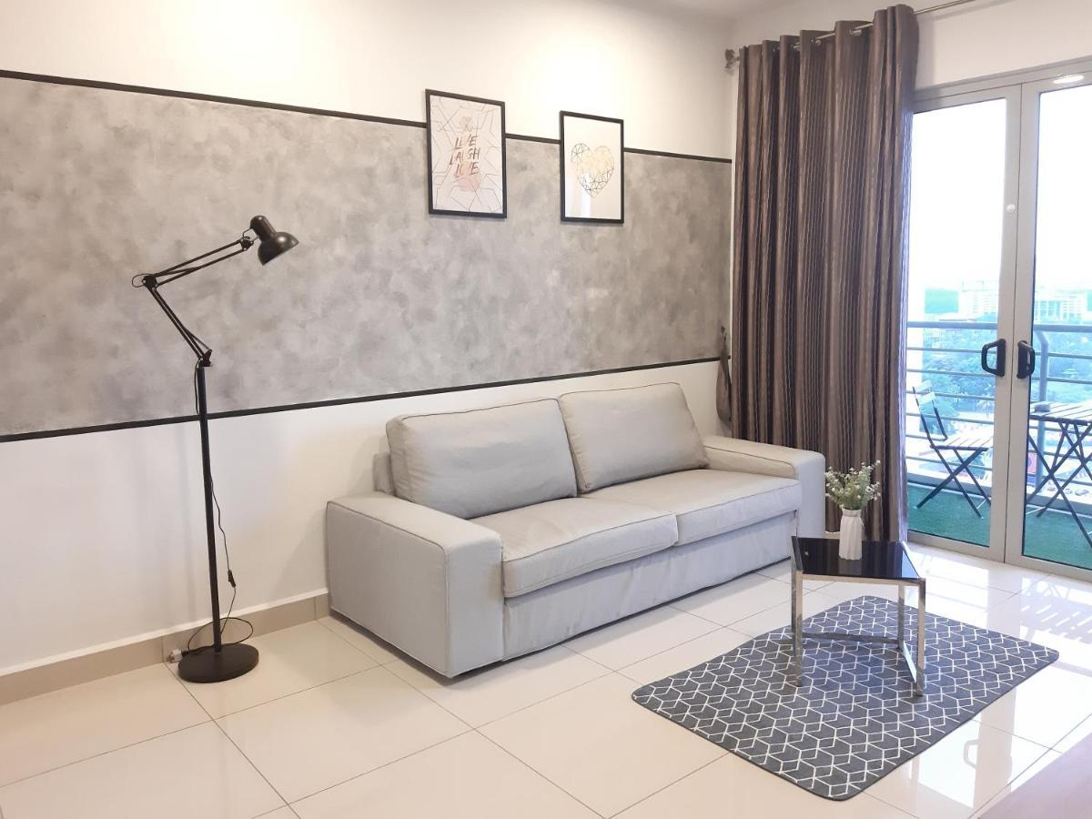 Апартаменты Residensi Flora Сери-Кембанган Экстерьер фото