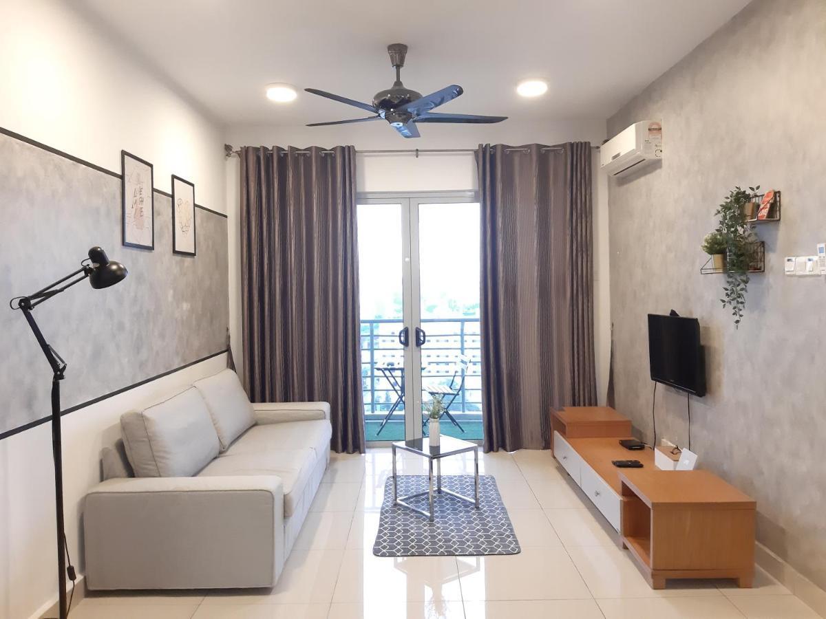 Апартаменты Residensi Flora Сери-Кембанган Экстерьер фото