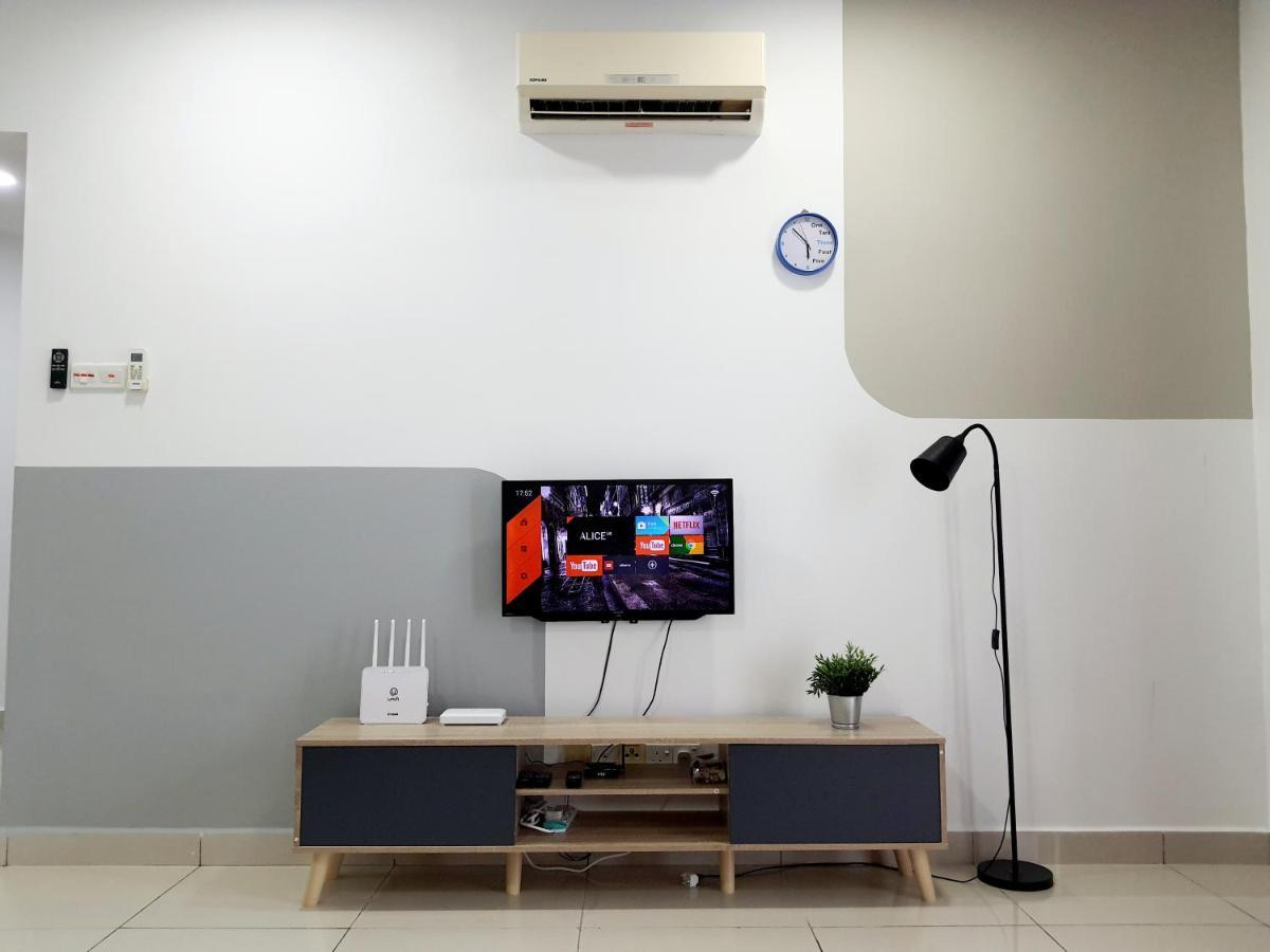 Апартаменты Residensi Flora Сери-Кембанган Экстерьер фото