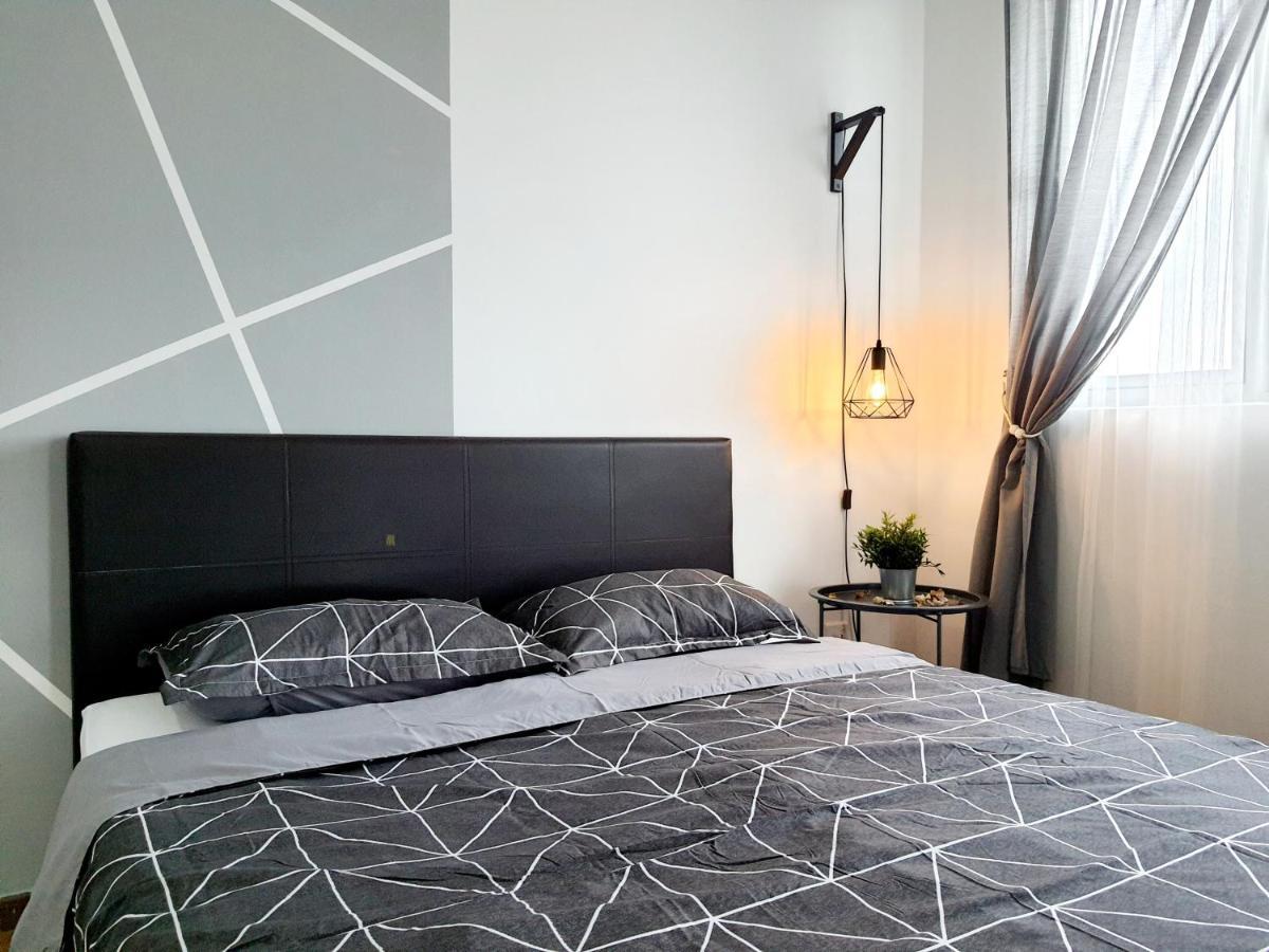 Апартаменты Residensi Flora Сери-Кембанган Экстерьер фото